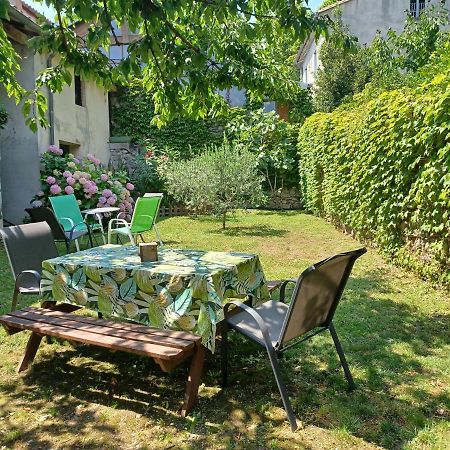 Les Glycines Bed and Breakfast Le Vigan  Εξωτερικό φωτογραφία